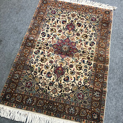 ペルシャ絨毯　カーペット
